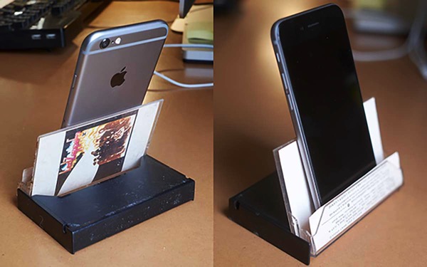 Cassette iphone stand